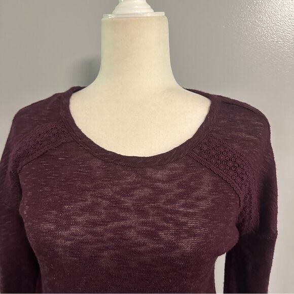 Eyeshadow sheer long sleeve top with layered lace on bottom size S - Picture 3 of 8